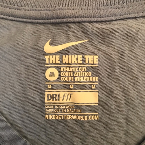 Nike v neck tee! - Picture 3 of 3